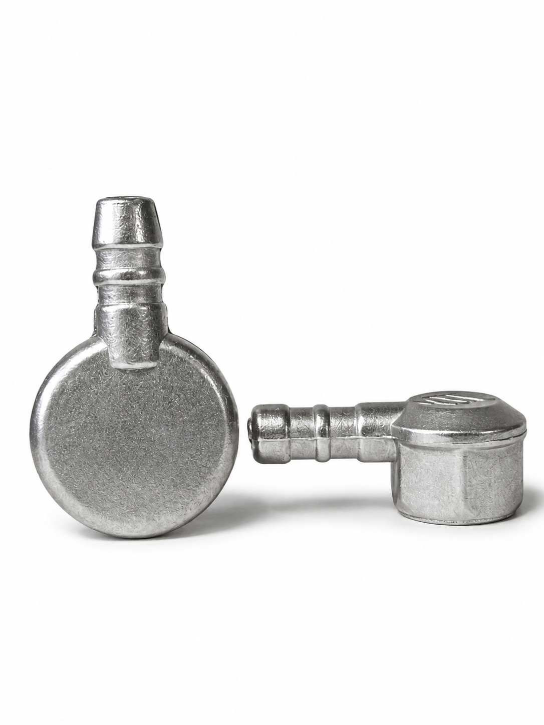 G,32 PIPA PARA GAS ALUMINIO — Pipa en aluminio para gas, con salida de manguera y rosca hembra.